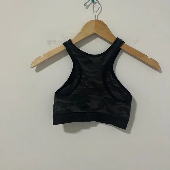 Women's Black & Gray Camo Print Ribbed Sports Bra - Picture 3 of 4